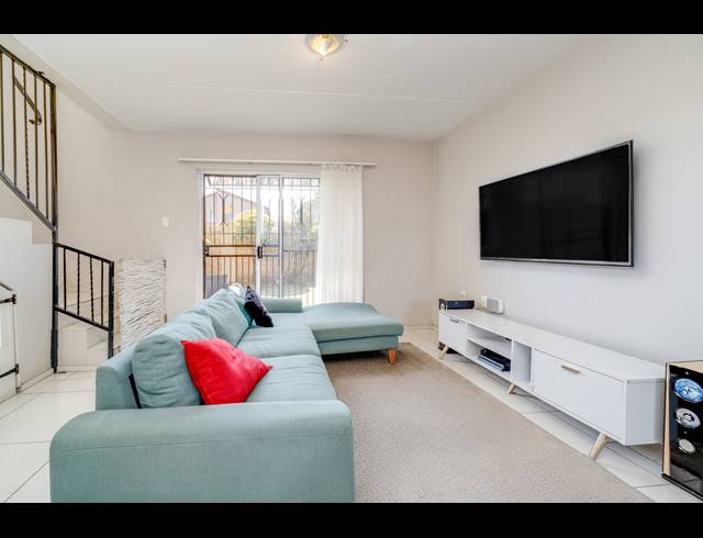 2 BEDROOM APARTMENT FOR SALE IN ALLEN'S NEK